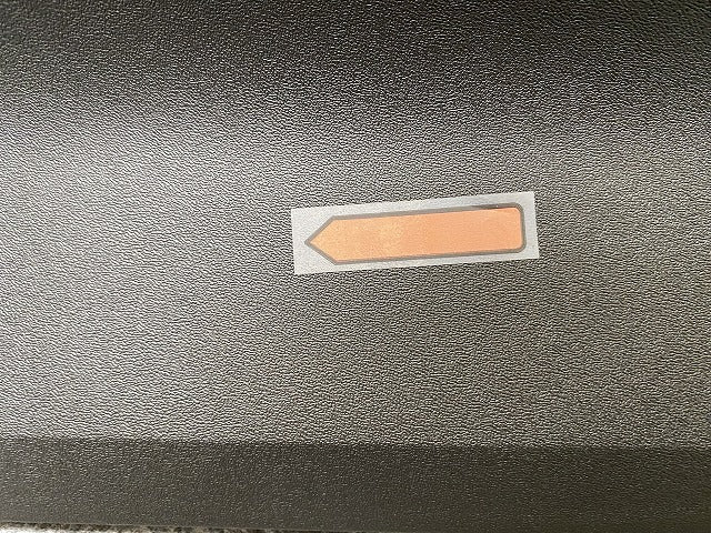 新品!XC40 XB系 純正 左 フロント サイドパネル 32409184 32409184 素地 ボルボ(144307)