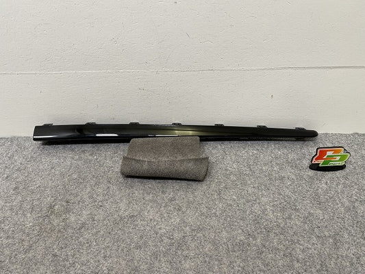 新品!Sクラス W222/ショート 純正 左 リア ドア ドアモール/トリム A 222 694 87 82 ブラック メタリック メルセデスベンツ(144308)
