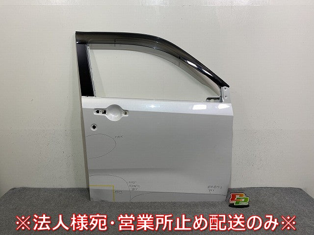 サクラ/SAKURA B6AW 純正 右 フロント ドア バイザー付 ホワイトパール QBB 日産(144336)