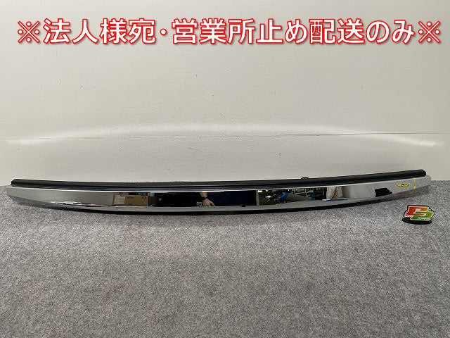 セレナ C28/NC28/FC28/FNC28 e-POWER/GC28/GFC28 純正 リア ゲート ガーニッシュ フィニッシャー 90819 7DA0A-02/03 素地/メッキ(144344)