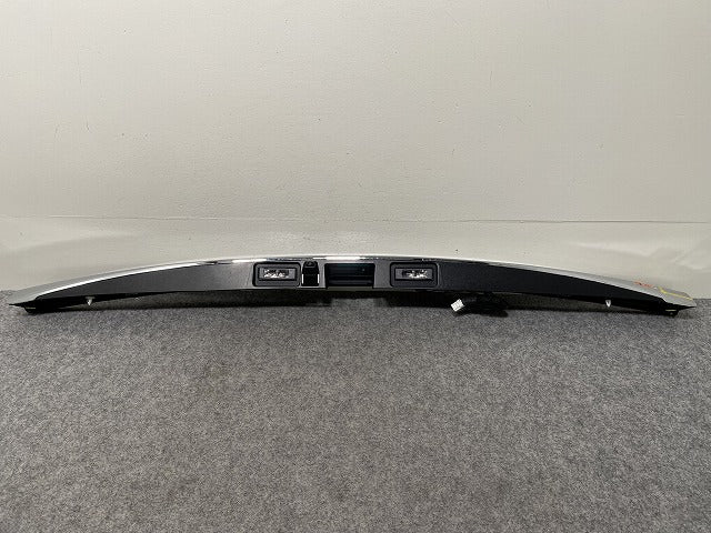 セレナ C28/NC28/FC28/FNC28 e-POWER/GC28/GFC28 純正 リア ゲート ガーニッシュ フィニッシャー 90819 7DA0A-02/03 素地/メッキ(144344)