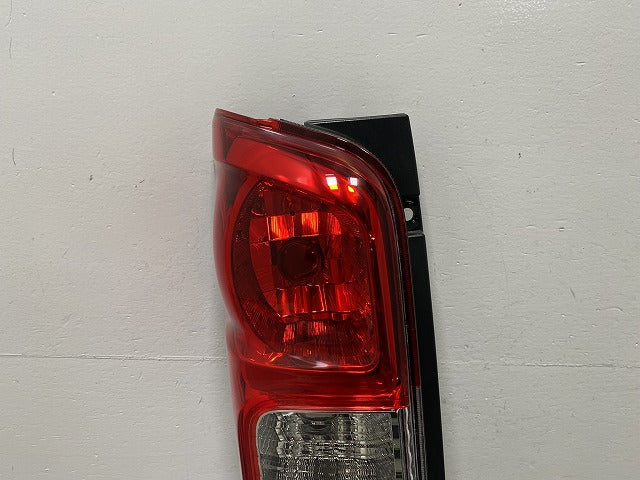 キャラバン NV350 標準/ワイド/ライダー/GX E26 純正 後期 左 テールランプ/ライト/レンズ ハロゲン ICHIKOH D208 26559-5YE5A(144397)