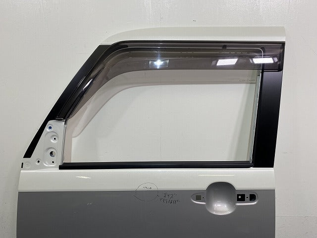 ムーヴ キャンバス/キャンパス LA800S/LA810S 純正 左 フロントドア バイザー付 シャイニングホワイト×スムースグレーマイカ XL8(144405)