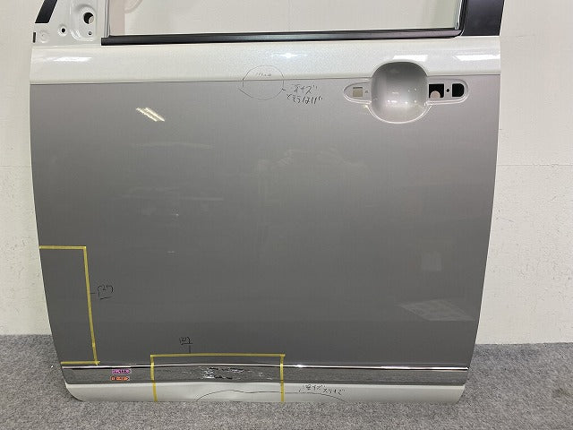 ムーヴ キャンバス/キャンパス LA800S/LA810S 純正 左 フロントドア バイザー付 シャイニングホワイト×スムースグレーマイカ XL8(144405)