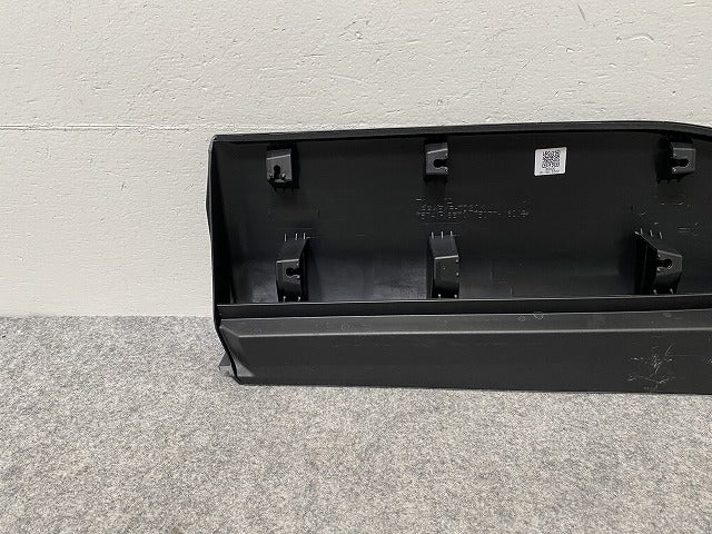 新車取り外し!カローラ クロス G/GX/S/ZSG10/MXGA10 ハイブリッド/ZVG11/ZVG15/ZVG13/ZVG16 純正 左 リア ドア サイドパネル(144412)