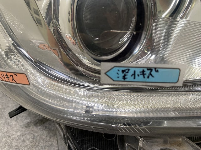 プリウス ZVW30 純正 後期 右 ヘッドライト/ランプ キセノン HID バラスト レベライザー AFS無 刻印モ KOITO 47-52 トヨタ(144423)
