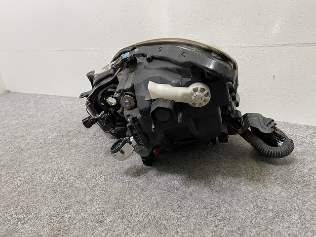 IS GSE20/GSE21/GSE25 純正 前期 中期 右 ヘッドライト/ランプ キセノン HID AFS付 刻印E KOITO 53-33 レクサス(144424)