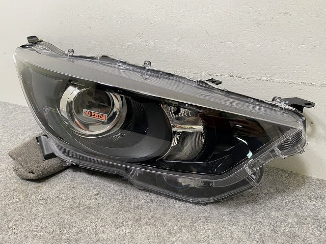ヤリス KSP210/MXPA10/MXPA15 ハイブリッド/MXPH10/MXPH15 MXPH14/MXPH17 純正 右 ヘッドライト LED レベライザー 刻印A5 K0-1(144456)