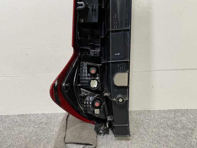 ルーミー/トール/ジャスティ M900A/M910A/M900S/M910S/M900F/M910F 純正 前期 右 テールランプ ハロゲン 220-69044 81551-B1160(144461)