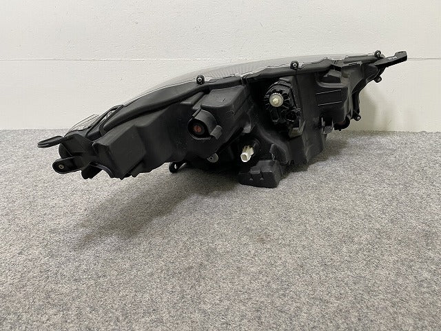 ヤリス KSP210/MXPA10/MXPA15/MXPH10/MXPH15 MXPH14/MXPH17 純正 左 ヘッドライト/ランプ LED レベライザー 刻印K2 K0-3(144467)