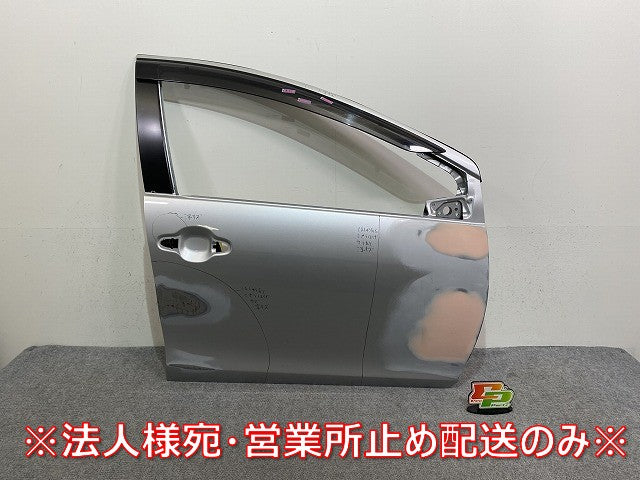 アクア/AQUA NHP10 純正 右 フロント ドア バイザー付 シルバーメタリック 1F7 トヨタ(144485)