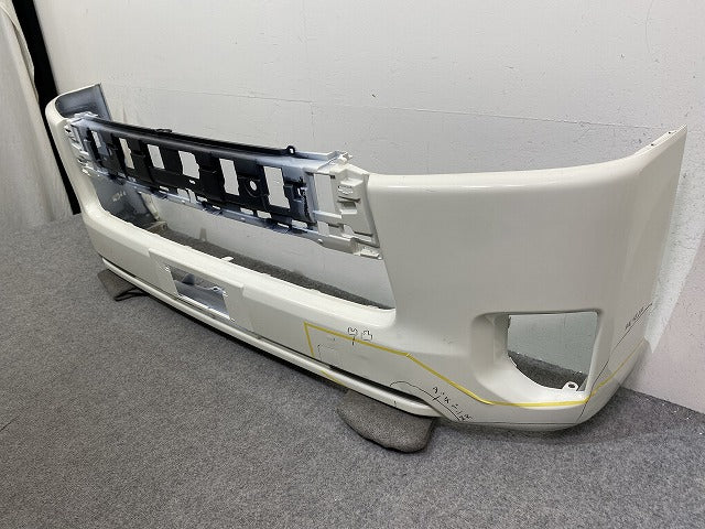 ハイエース/レジアスエース 200系/4型/5型/6型/7型/標準 純正 後期 フロントバンパー 52119-26650 ホワイト 058 トヨタ(144487)