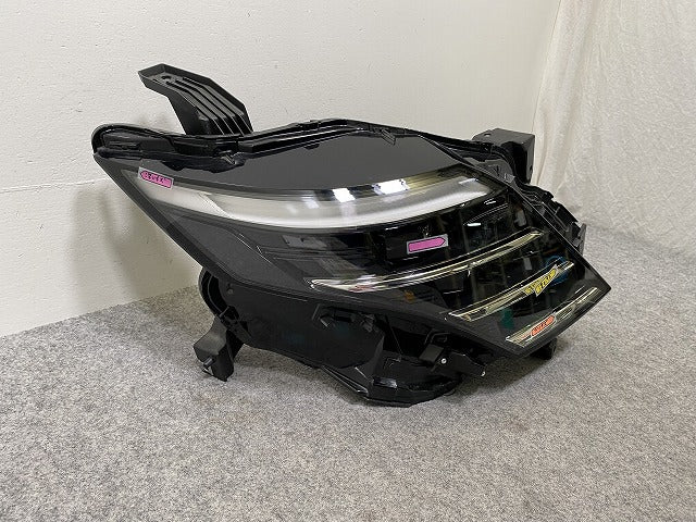 セレナ/ハイウェイスター e-POWER C28/GC28/GFC28 純正 右 ヘッドライト/ランプ LED レベライザー 刻印E KOITO 100-2379Y 日産(144512)