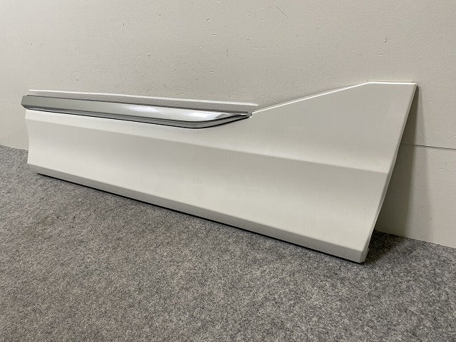 新品!ヴォクシー/ノア 90系/MZRA90W/MZRA95W ハイブリッド/ZWR90W/95W 純正 右フロントドア サイドパネル/モデリスタ 76903-ZR900(144517)