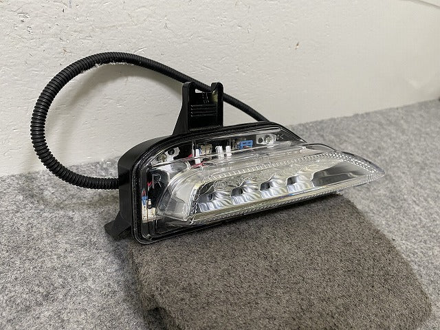 スカイライン/SKYLINE V37/YV37/HV37/HNV37/ZV37/400R 純正 右 ウィンカー LED STANLEY W1176 日産(144520)