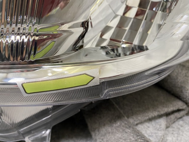 キャラバン NV350 標準/ワイド/ライダー/GX E26 純正 後期 左 ヘッドライト/ランプ LED レベライザー 刻印E ICHIKOH 1948 日産(144522)