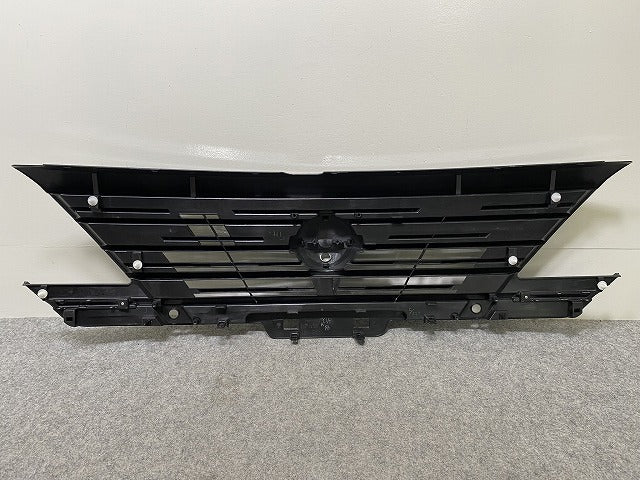 セレナ X/XV/C28/NC28 e-POWER/GC28 純正 フロント グリル/ラジエーターグリル 62310 7DA0A/62310 7DA1A ブラック ソリッド 日産(144553)