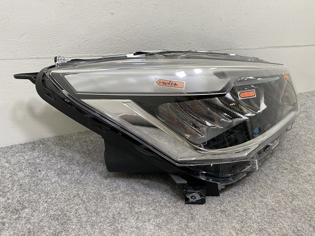 ライズ/ロッキー/レックス A200A/A210A/A201A/A202A A200S/A210S/A201S/純正 右 ヘッドライト LED 刻印AD1 1991 81110-B1710 (144586)