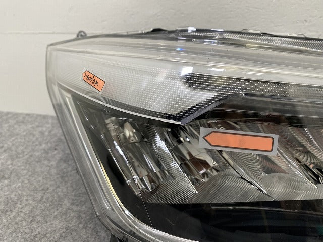 ライズ/ロッキー/レックス A200A/A210A/A201A/A202A A200S/A210S/A201S/純正 右 ヘッドライト LED 刻印AD1 1991 81110-B1710 (144586)