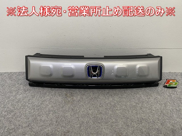 新車取り外し!フリード クロスター GT2/GT4 e:HEV/GT6/GT8 純正 フロント グリル/ラジエーターグリル 71202-33F-N01-M1 シルバー(144617)