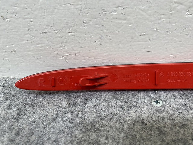 新品!Sクラス クーペ/W217/C217 純正 右 リアリフレクター A 099 820 88 00 A 0998208800 メルセデスベンツ(144619)