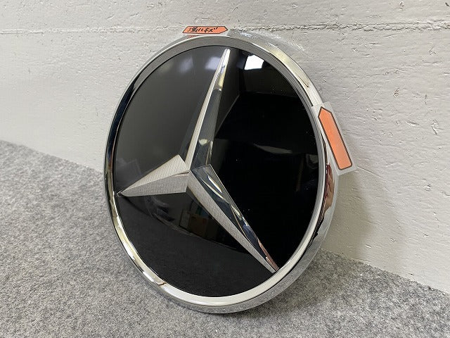 新品!GLCクラス W253/C253/X253 純正 フロント エンブレム/オーナメント/ディストロニック A000 888 05 00 ブラック ベンツ(144621)