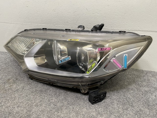 ジャンク!フィット ハイブリッド GP5/GP6 純正 左 ヘッドライト/ランプ レベライザーLED 刻印3 STANLEY W0350 ホンダ(144639)