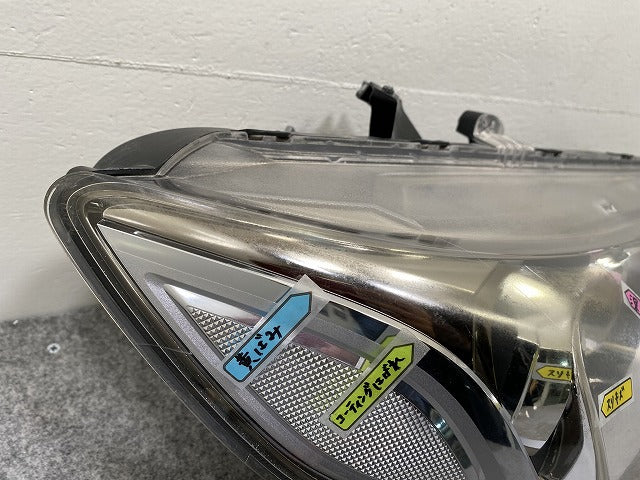 フィット ハイブリッド GP5/GP6 右 ヘッドライト/ランプ レベライザーLED 刻印3 STANLEY W0350 ホンダ(144642)