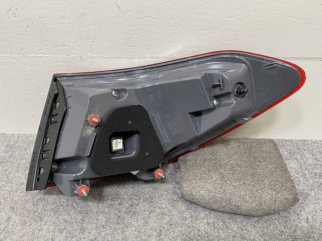 新品!Cクラス/ワゴン W205 純正 左 テールランプ/ライト/レンズ LED A2059065100 A 2059065100 メルセデスベンツ(144646)