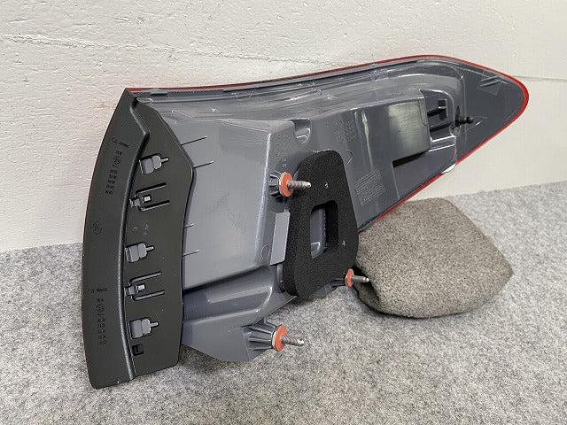 新品!Cクラス/ワゴン W205 純正 左 テールランプ/ライト/レンズ LED A2059065100 A 2059065100 メルセデスベンツ(144646)