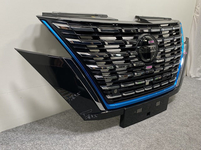セレナ/ハイウェイスター C27/GFC27/GFNC27 e-POWER/HFC27 純正 後期 フロント グリル/ラジエーターグリル カメラ穴付 62310 5TT8D(144652)