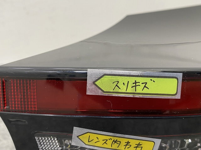 ジャンク!ヤリスクロス HV/MXPB10/MXPB15/MXPJ10/MXPJ15 純正 右 テールランプ/ライト/レンズ LED ICHIKOH 52-330/81550-52E60(144660)