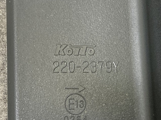 セレナ C28/NC28/FC28/FNC28 e-POWER/GC28/GFC28 純正 右 テールランプ/ライト/レンズ LED KOITO 220-2379Y 日産(144671)