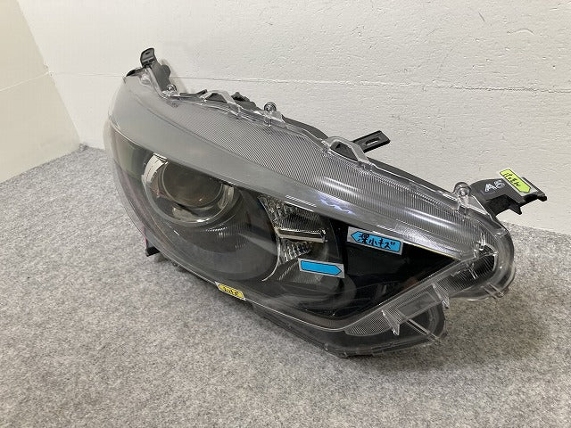 ヤリス KSP210/MXPA10/MXPA15 ハイブリッド/MXPH10/MXPH15 MXPH14/MXPH17 純正 右 ヘッドライト レベライザーハロゲン 刻印A5 K0-1(144673)