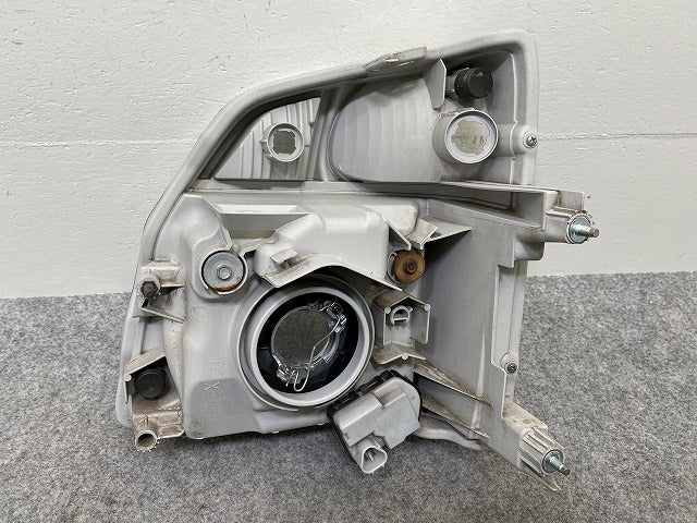 キャリイ トラック DA16T 純正 右 ヘッドライト/ランプ ハロゲン レベライザー KOITO 100-59296 スズキ(144698)