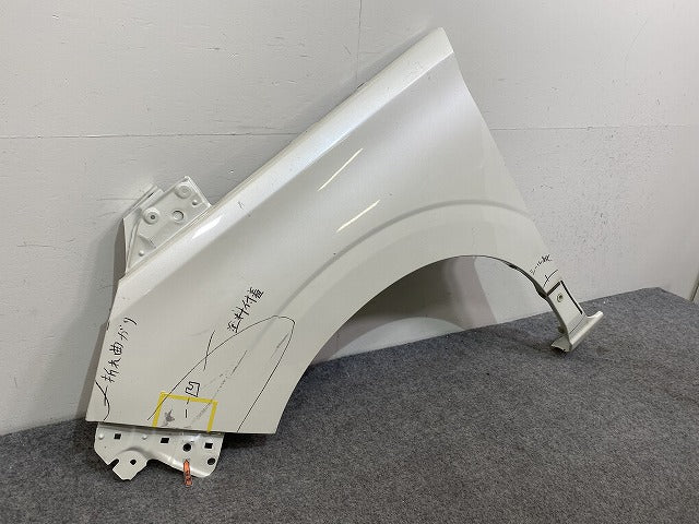 セレナ/ハイウェイスター C27/GFC27/GFNC27 e-POWER/HFC27 純正 左 フロント フェンダー ブリリアントホワイトパール QAB 日産(144706)