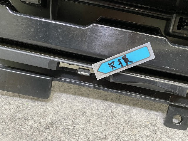 新車取り外し!オデッセイ e:HEV アブソルート ブラックエディション RC5 純正 フロントグリル/ラジエーターグリル カメラ穴付(144708)