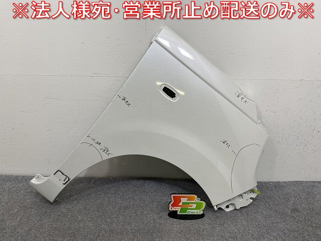 ムーヴ キャンバス/キャンパス LA800S/LA810S 純正 右 フロントフェンダー 53811-B2A50 パールホワイトIII W24 ダイハツ(144728)