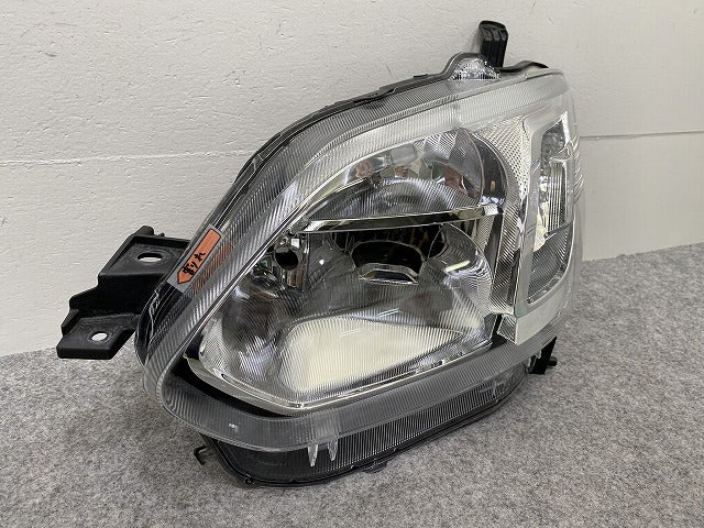 ジャンク!パッソ/ブーン M700A/M710A/M700S/M710S 純正 左 ヘッドライト/ランプ レベライザーLED KOITO 100-69027 81185-B1040(144756)