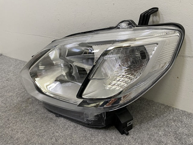 ジャンク!パッソ/ブーン M700A/M710A/M700S/M710S 純正 左 ヘッドライト/ランプ レベライザーLED KOITO 100-69027 81185-B1040(144756)