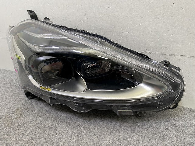 シエンタ 170系/NSP170G/NCP175G/NHP170G 純正 後期 右 ヘッドライト/ レベライザーLED 刻印33 ICHIKOH 52-317 81130-52N00(144757)