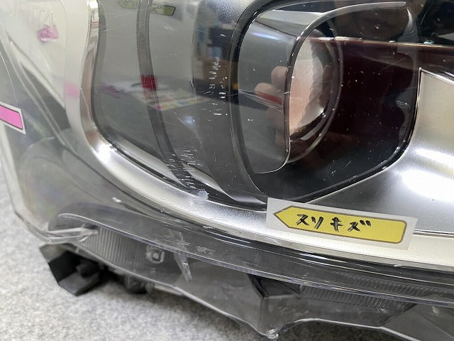 シエンタ 170系/NSP170G/NCP175G/NHP170G 純正 後期 右 ヘッドライト/ レベライザーLED 刻印33 ICHIKOH 52-317 81130-52N00(144757)