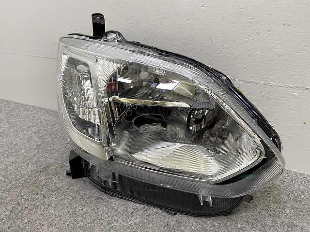 ジャンク!パッソ/ブーン M700A/M710A/M700S/M710S 純正 右 ヘッドライト/ランプ レベライザーLED KOITO 100-69027 81145-B1040(144759)