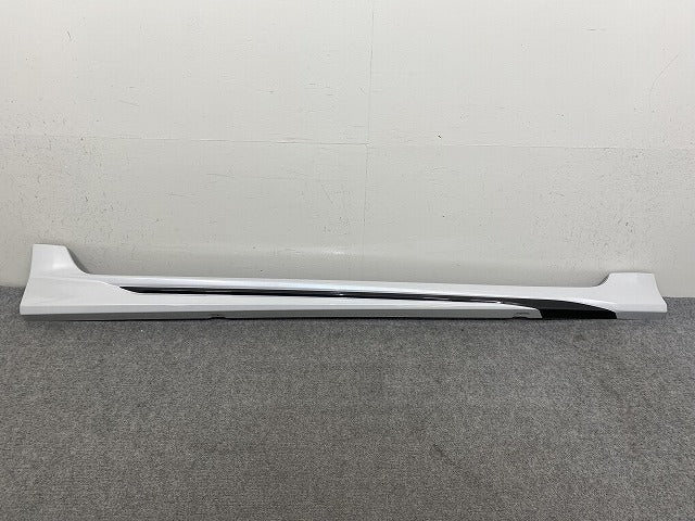 新品!カローラ スポーツ 210系/NRE210H/NRE214H/ZWE211H/ZWE213H/ZWE219H/ 純正 右 サイドステップ/サイドスカート/モデリスタ(144760)