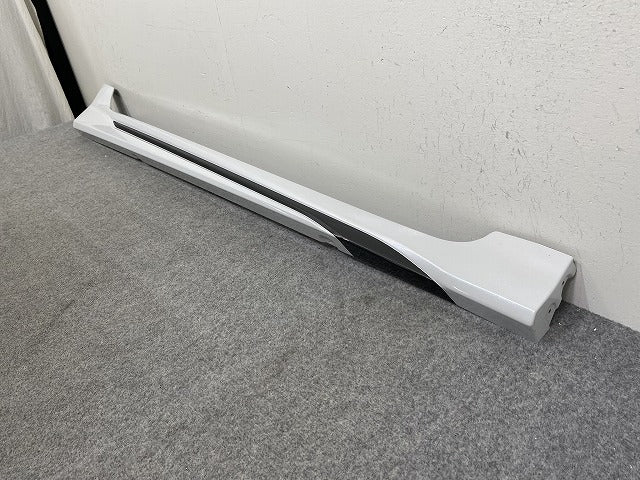 新品!カローラ スポーツ 210系/NRE210H/NRE214H/ZWE211H/ZWE213H/ZWE219H/ 純正 右 サイドステップ/サイドスカート/モデリスタ(144760)