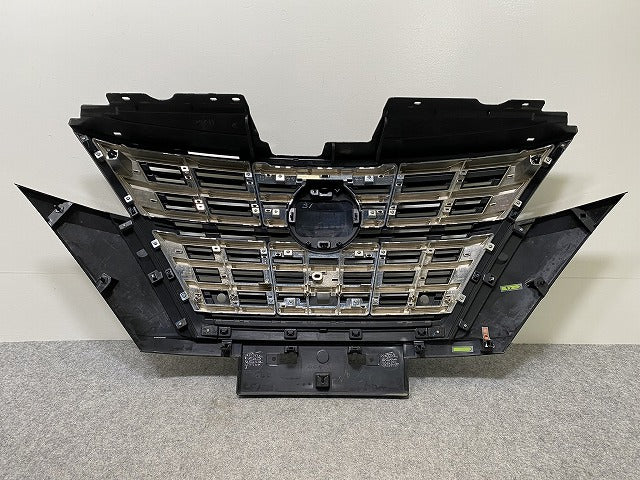 セレナ/ハイウェイスター C27/GFC27/GFNC27 e-POWER/HFC27 純正 後期 フロントグリル/ラジエーターグリル カメラ穴付 62310 5TT4C(144767)