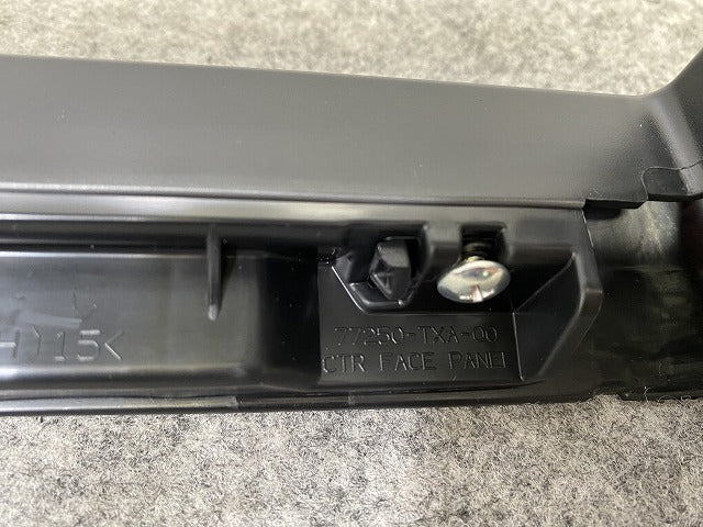 新車取り外し!N-VAN/NVAN/Nバン JJ1/JJ2 純正  オーディオパネル センターパネル インパネ 77250-TXA-00 素地 ホンダ(144779)