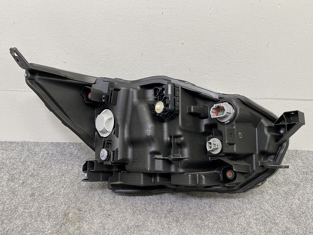 デリカミニ B34A/B35A/B37A/B38A 純正 左 ヘッドライト/ランプ レベライザーLED KOITO 100-237A7 三菱(144804)