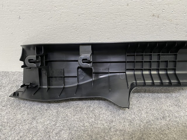 新車取り外し!N-BOX/NBOX Nボックス カスタム/JF5/JF6 純正 右  スカッフプレート 84201-32R 素地 ホンダ(144818)