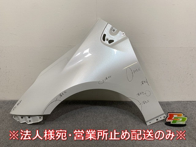 プリウス 50系/ZVW50/ZVW51/ZVW55/プリウス PHV ZVW52 純正 左 フロント フェンダー プラチナホワイトパールマイカ 089 トヨタ(144833)